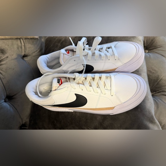 NEW !!!Nike Women's Court Legacy Lift Women
Casual Platform Shoes Sneaker - Picture 9 of 10